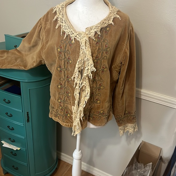 Magnolia Pearl Velvet Crown Jacket - Picture 7 of 7